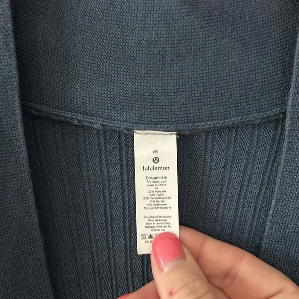Lululemon Wrap O/S‎ Gorgeous Blue